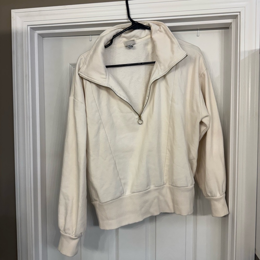 Pullover sweater with 1/2 zip, size L